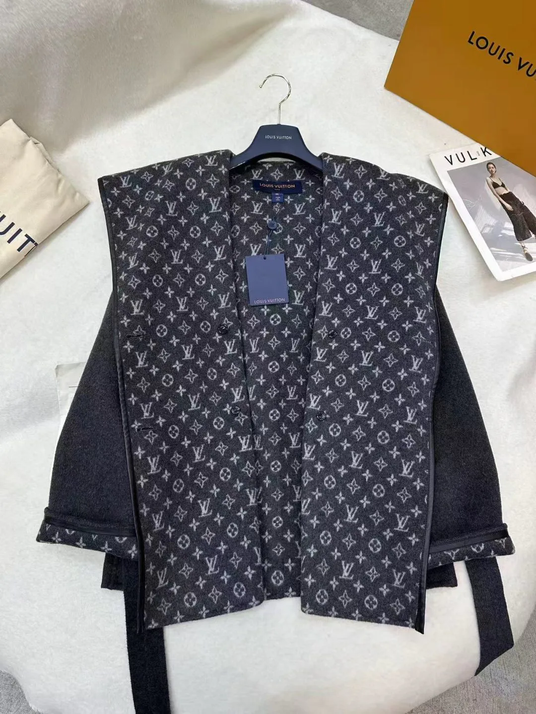 Пальто Женские Louis Vuitton 3532943