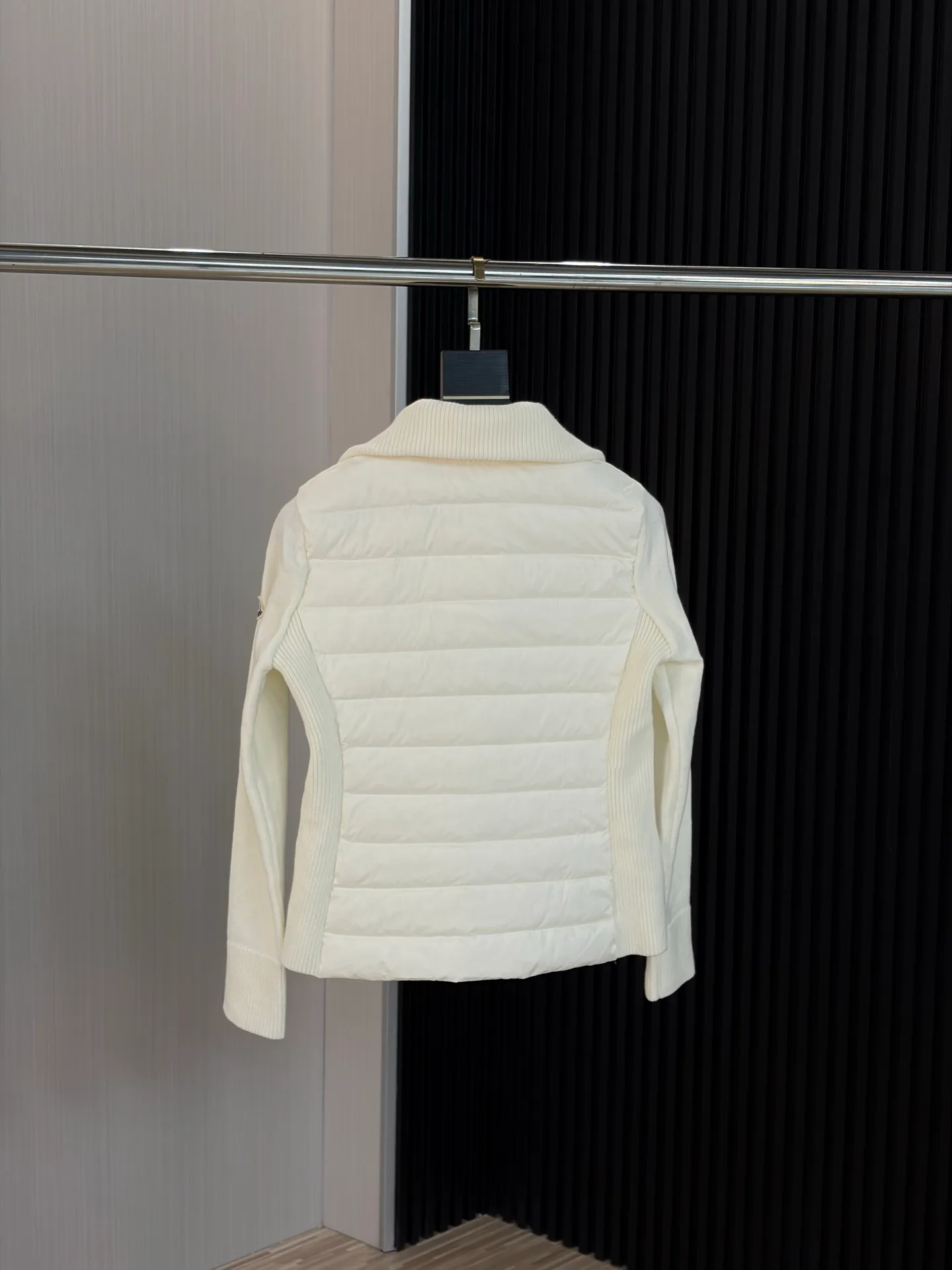 Куртки И Пуховики Женские Moncler 18600017