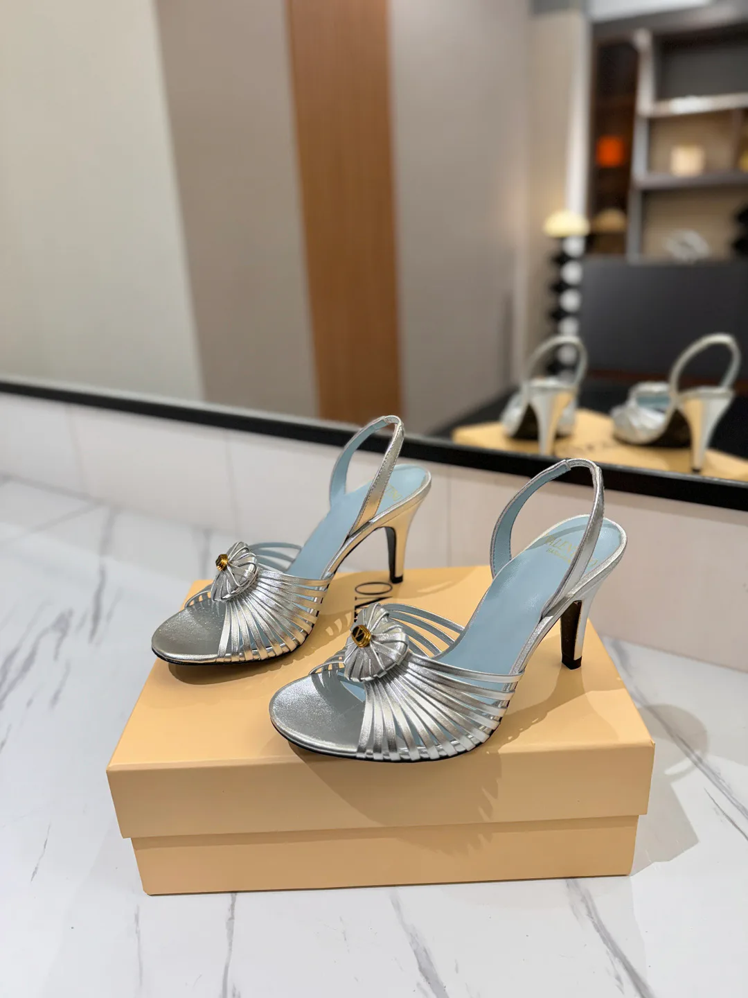 Босоножки Женские Valentino 10026780