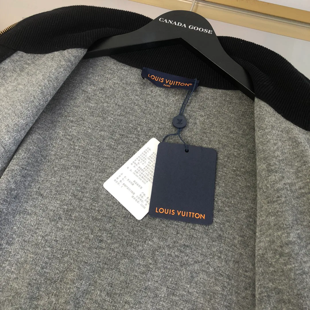 Куртки И Пуховики Женские Louis Vuitton 1482162