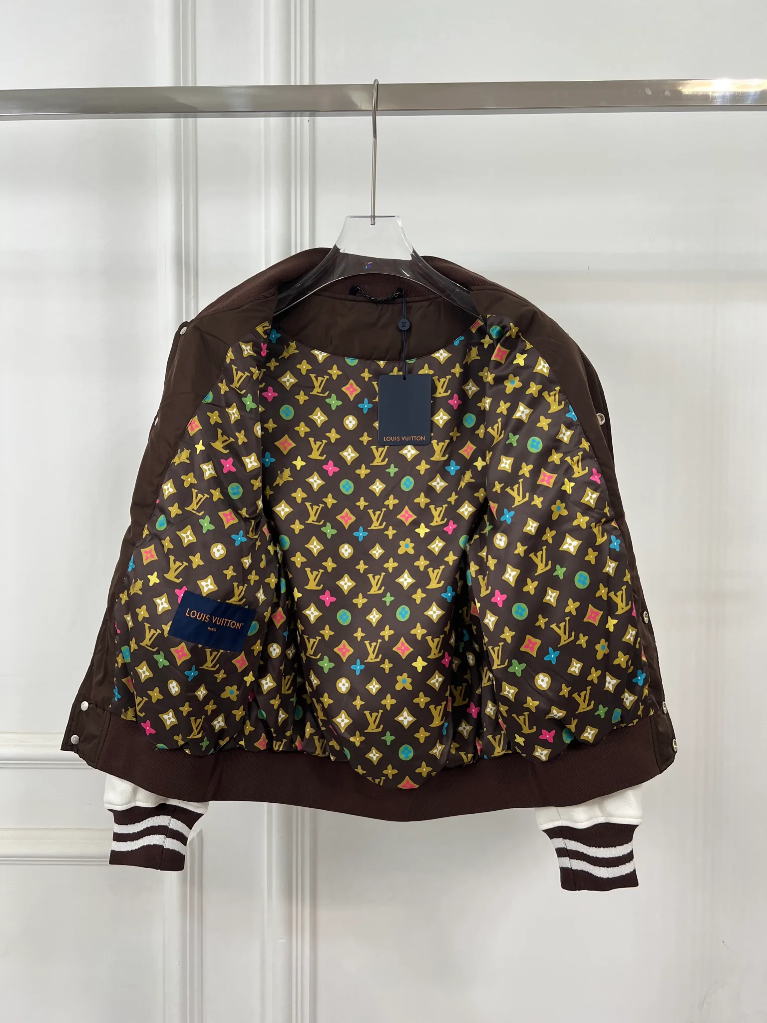 Куртки И Пуховики Женские Louis Vuitton 12842395