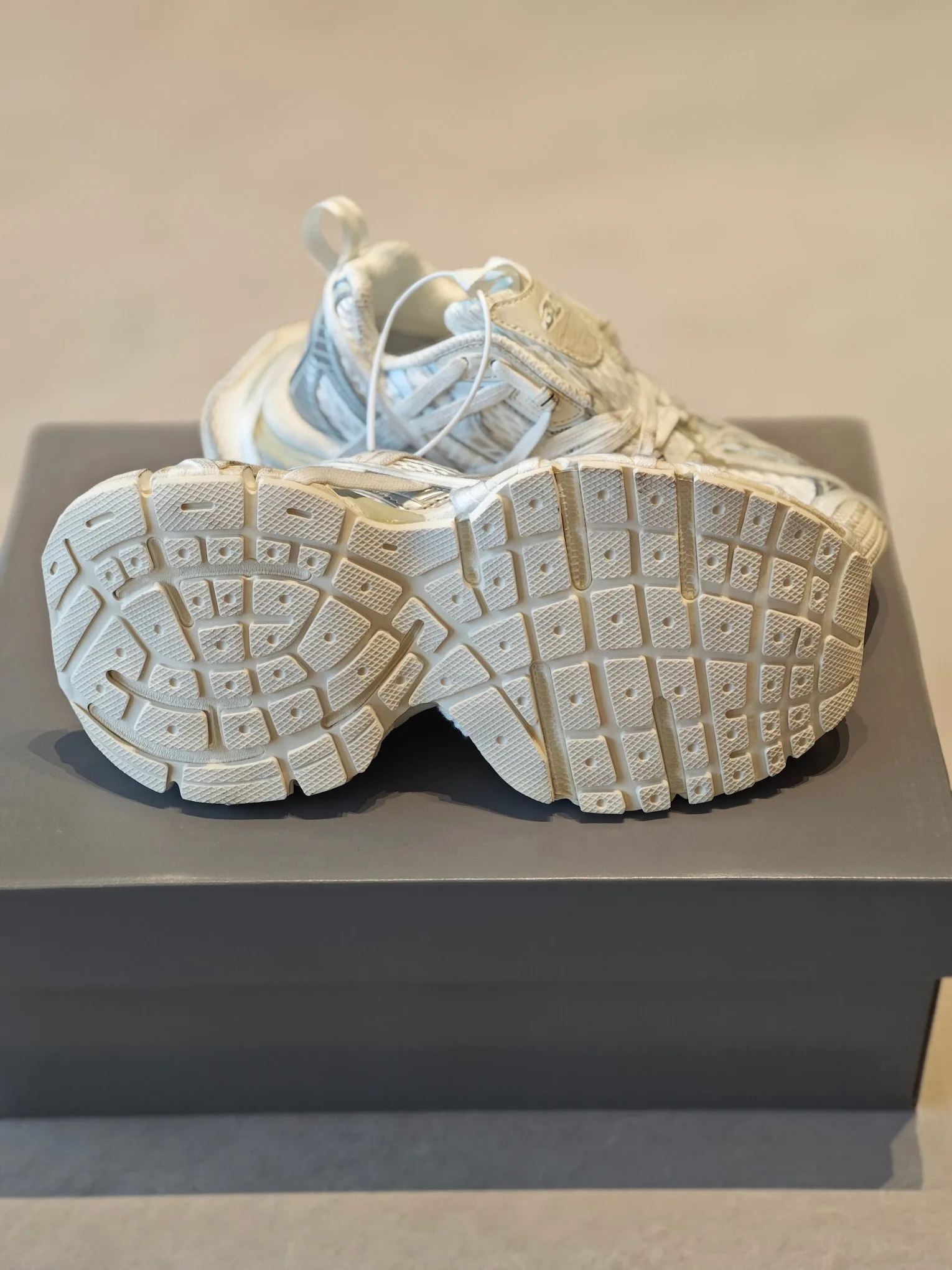 Кроссовки Женские Balenciaga 4624485