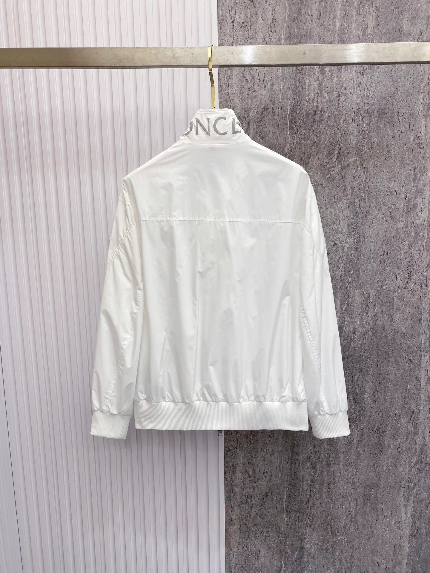 Куртки И Пуховики Мужские Moncler 5023402