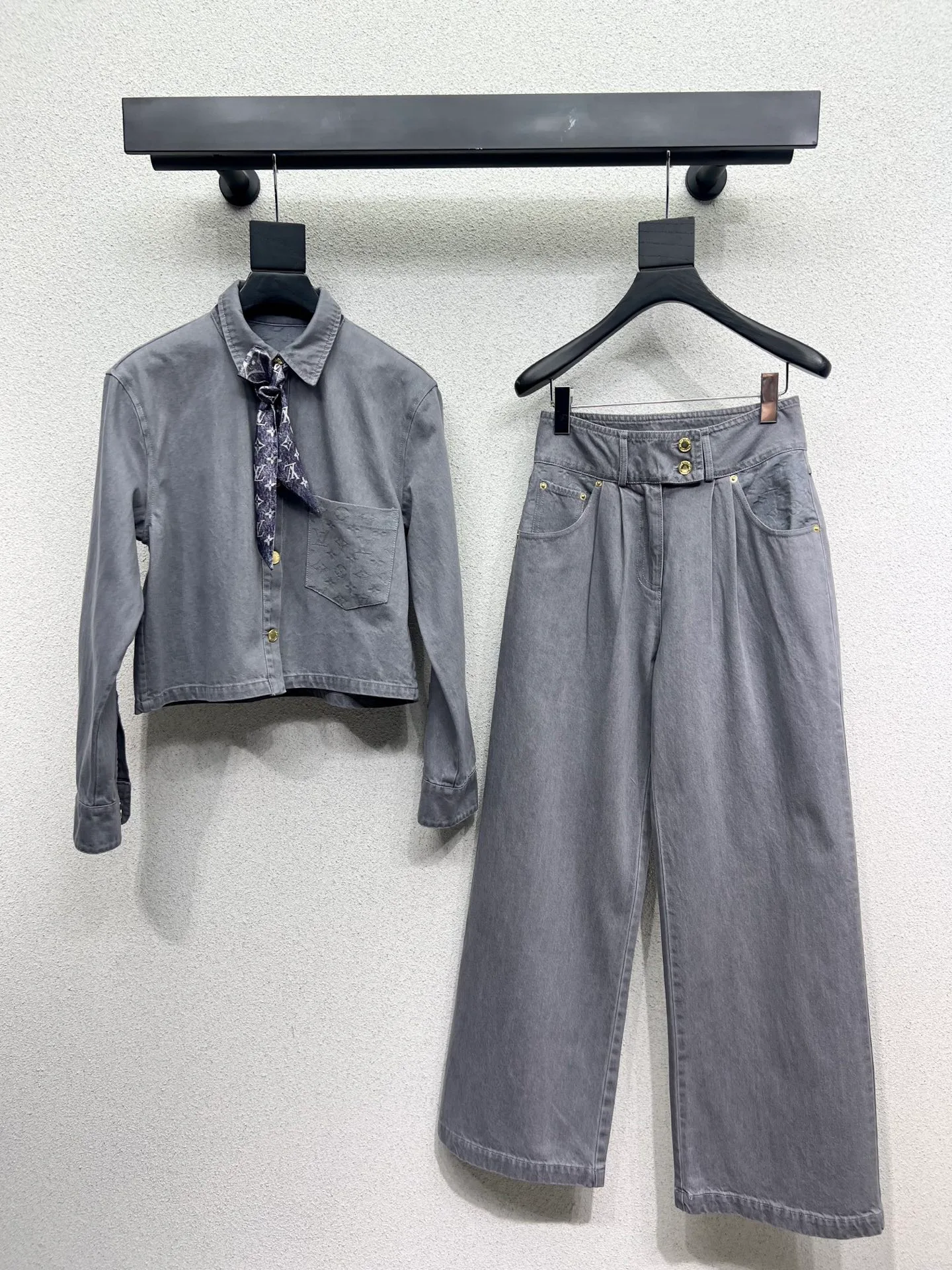 Куртки Женские Louis Vuitton Куртки Женские Louis Vuitton