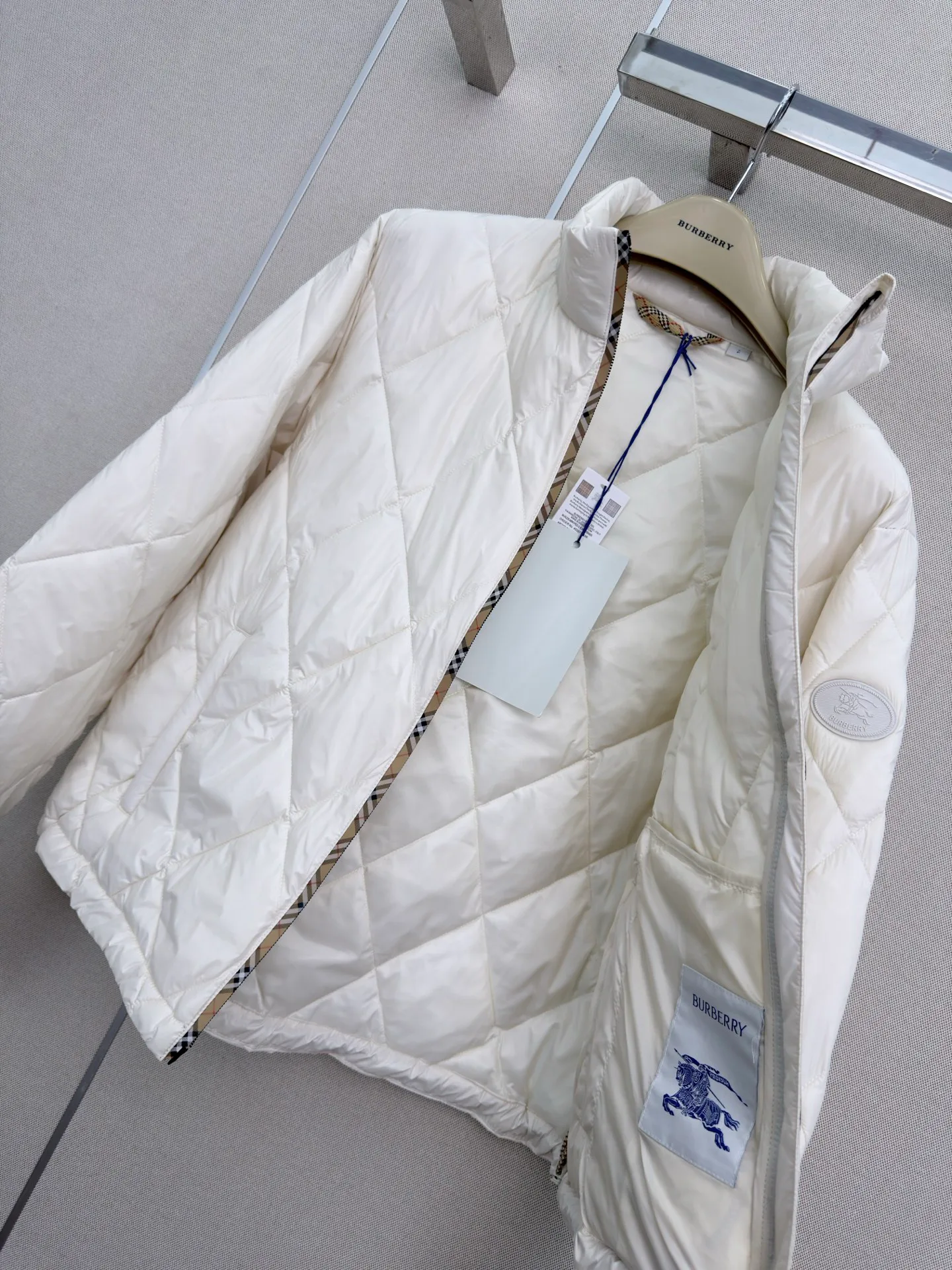Куртки И Пуховики Женские Burberry 19324513