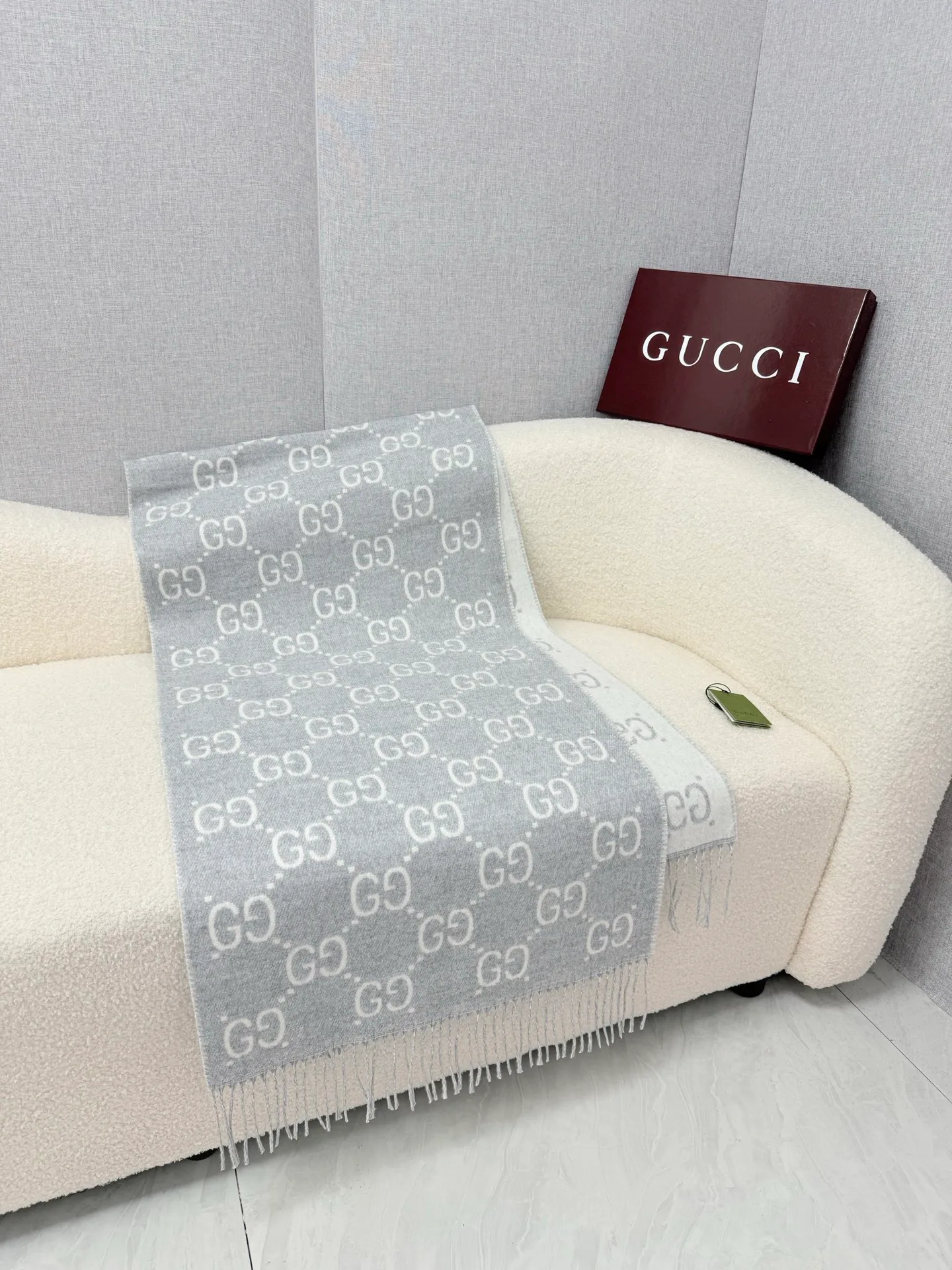Шарфы Gucci 18275015