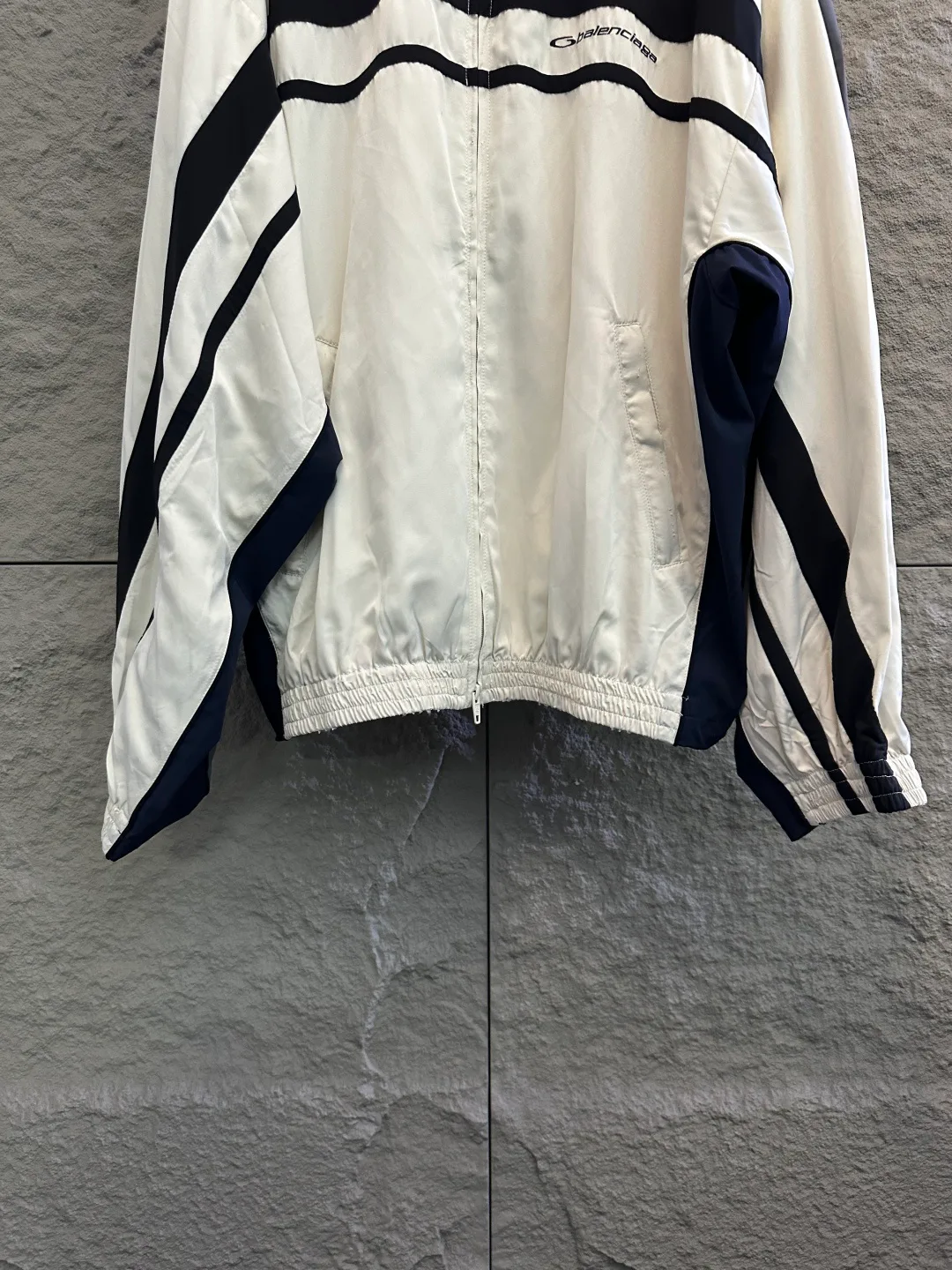 Куртки И Пуховики Женские Balenciaga 11593660