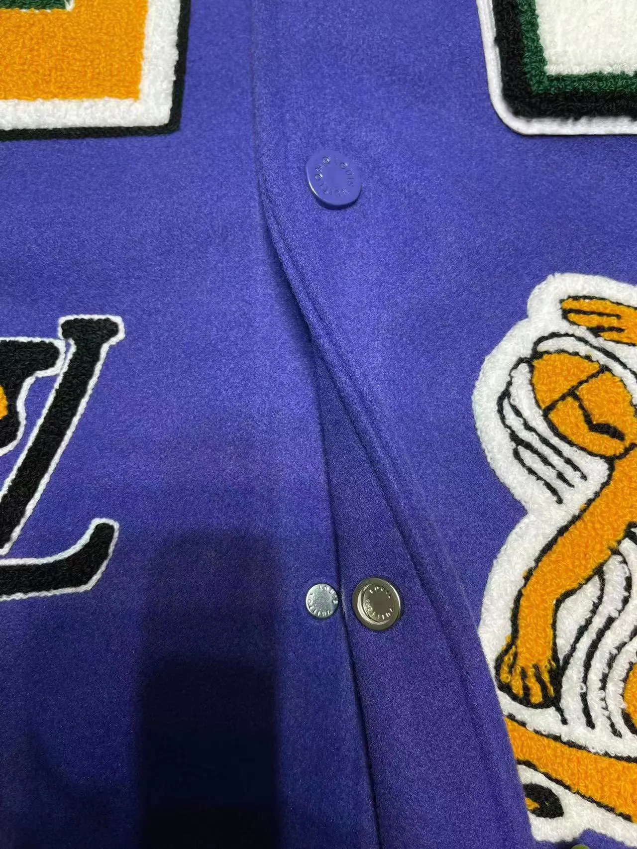 Куртки И Пуховики Женские Louis Vuitton 12842376