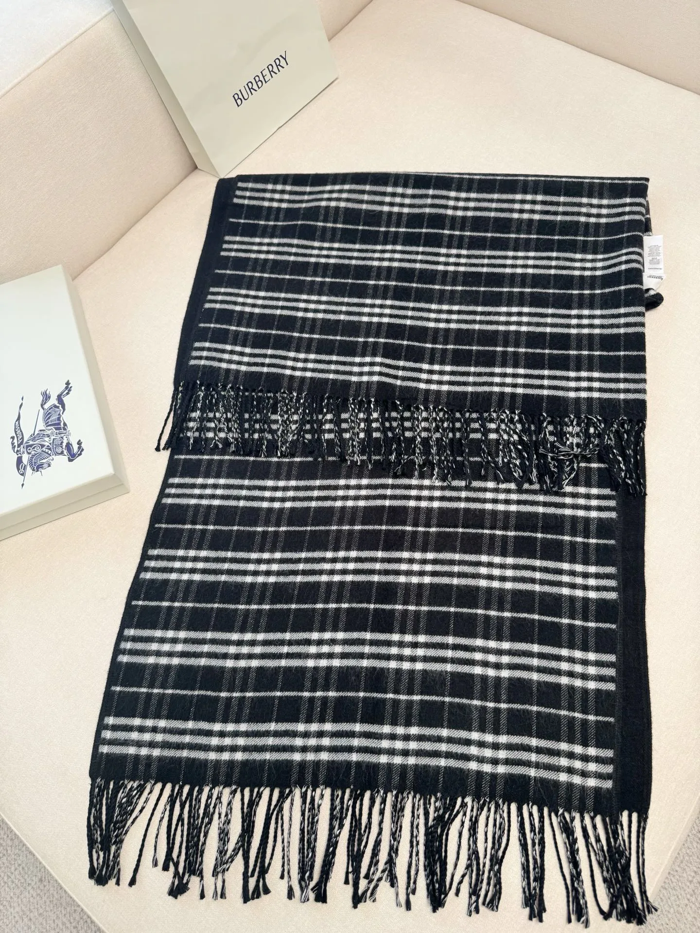 Шарфы Burberry 562883