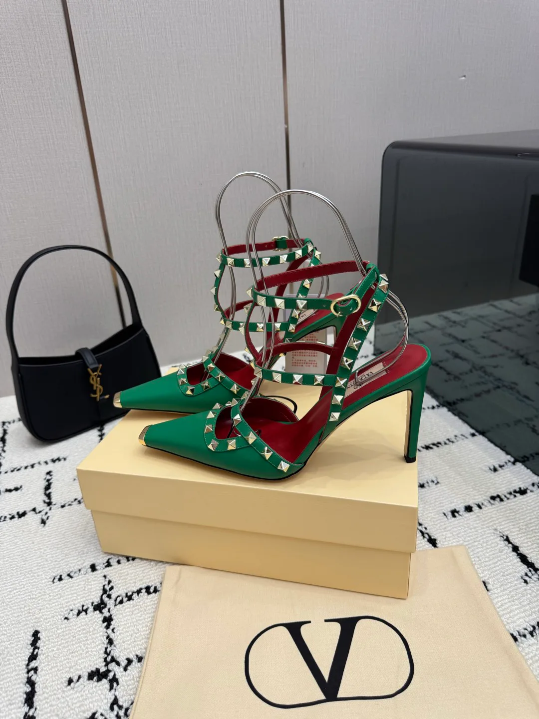 Босоножки Женские Valentino 17594489