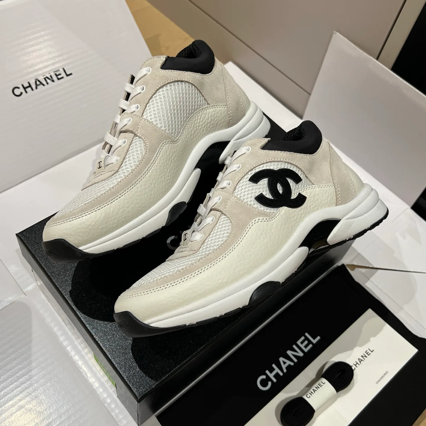Кроссовки Женские Chanel 18121530
