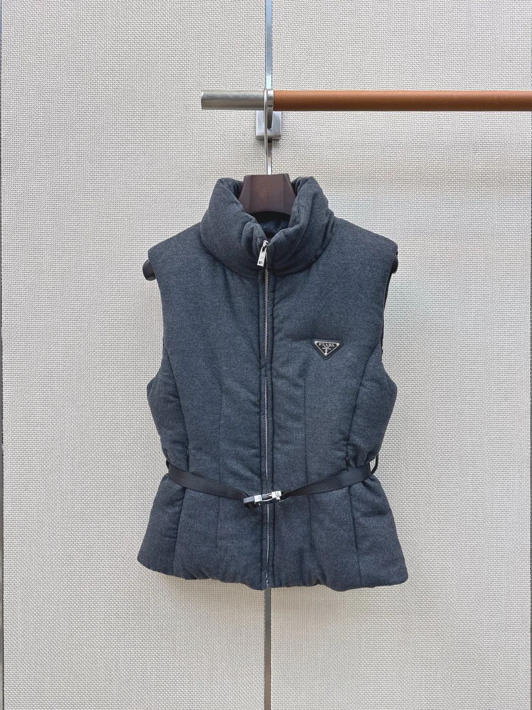 Жилеты Женские Prada 18882469