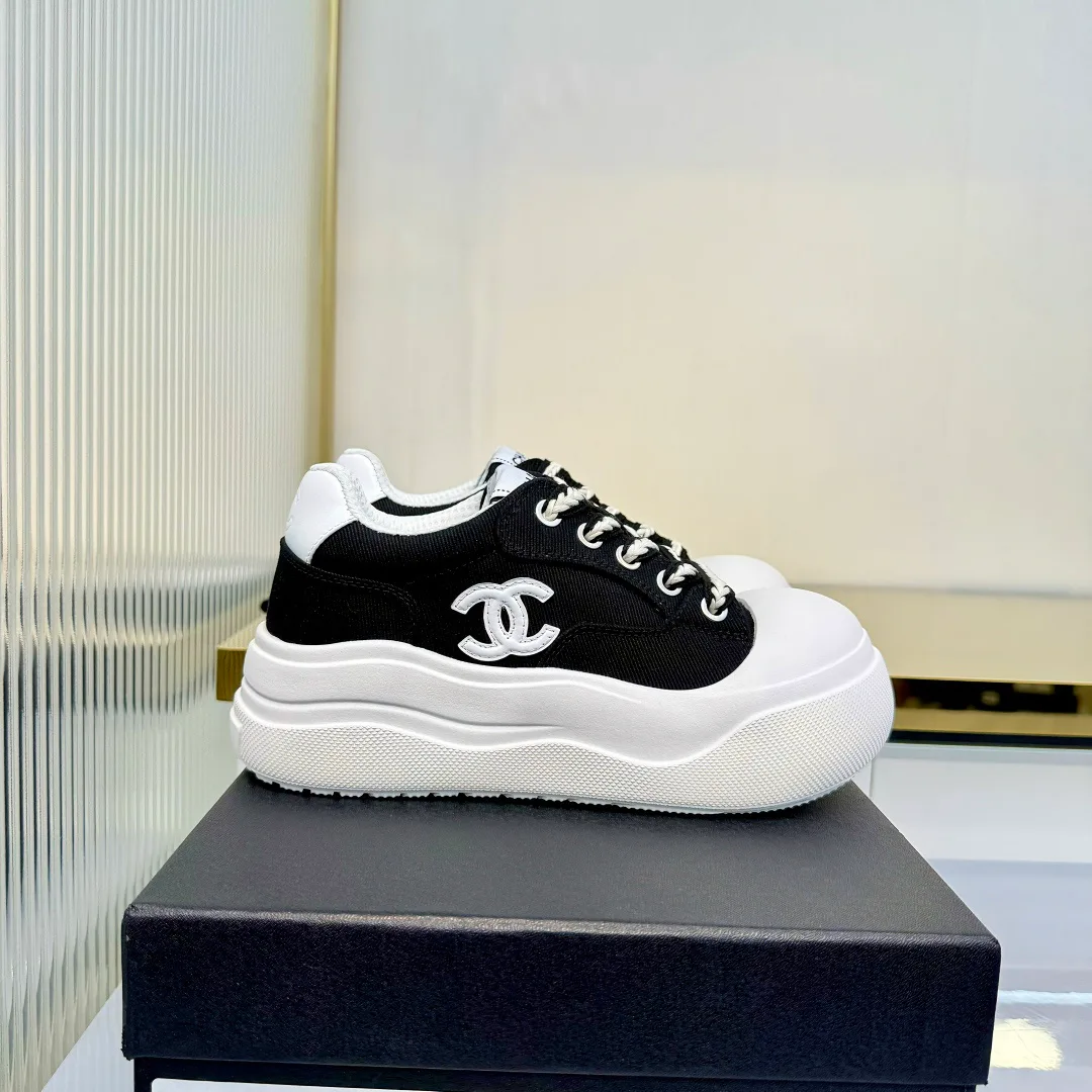Кроссовки Женские Chanel 11396575