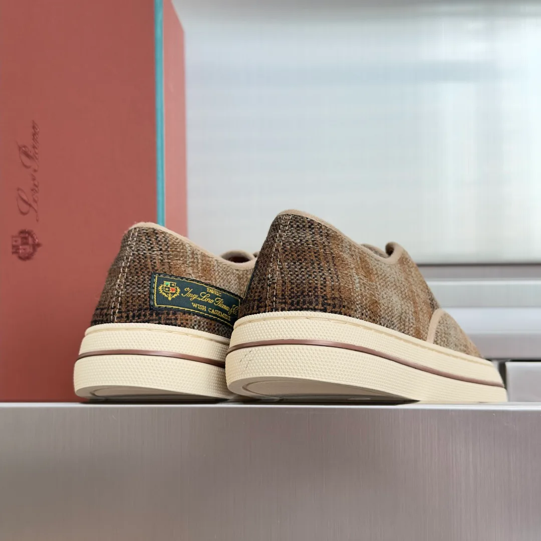 Кроссовки Женские Loro Piana 18092937