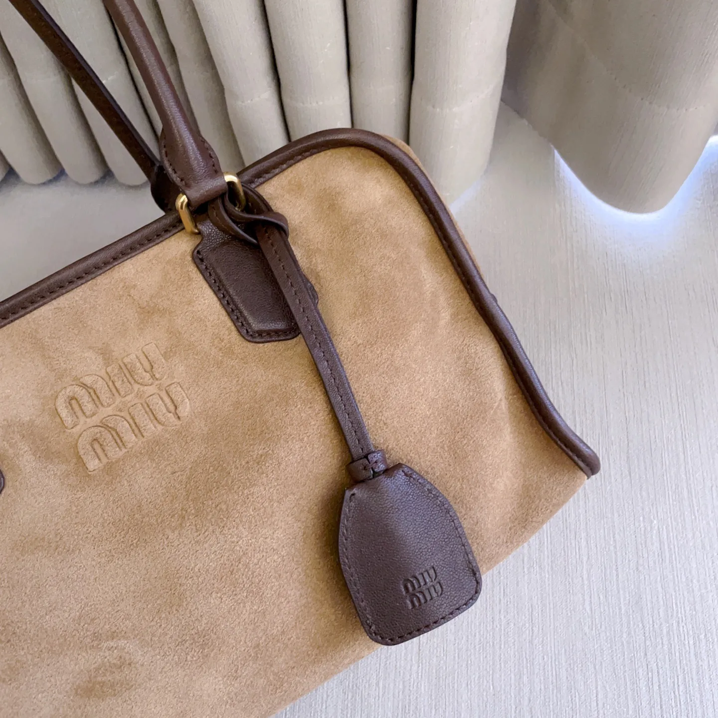 Классические Сумки Женские Miu Miu 17799918