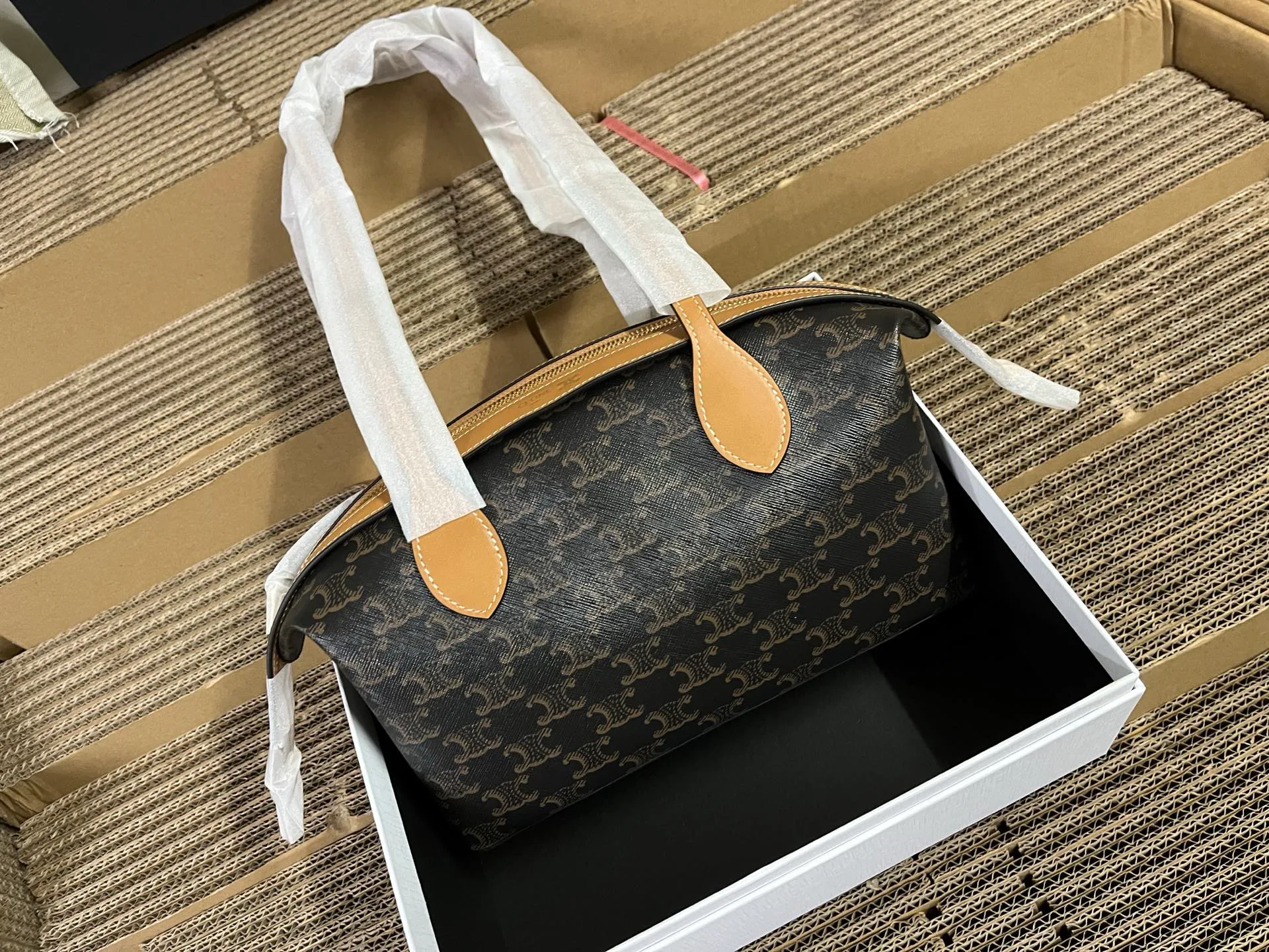Классические Сумки Женские Celine 18223207