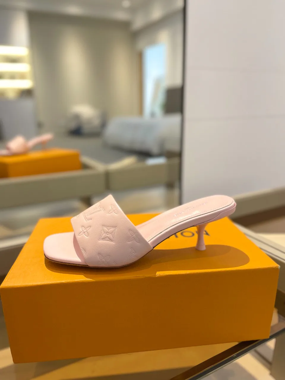 Босоножки Женские Louis Vuitton 9865393