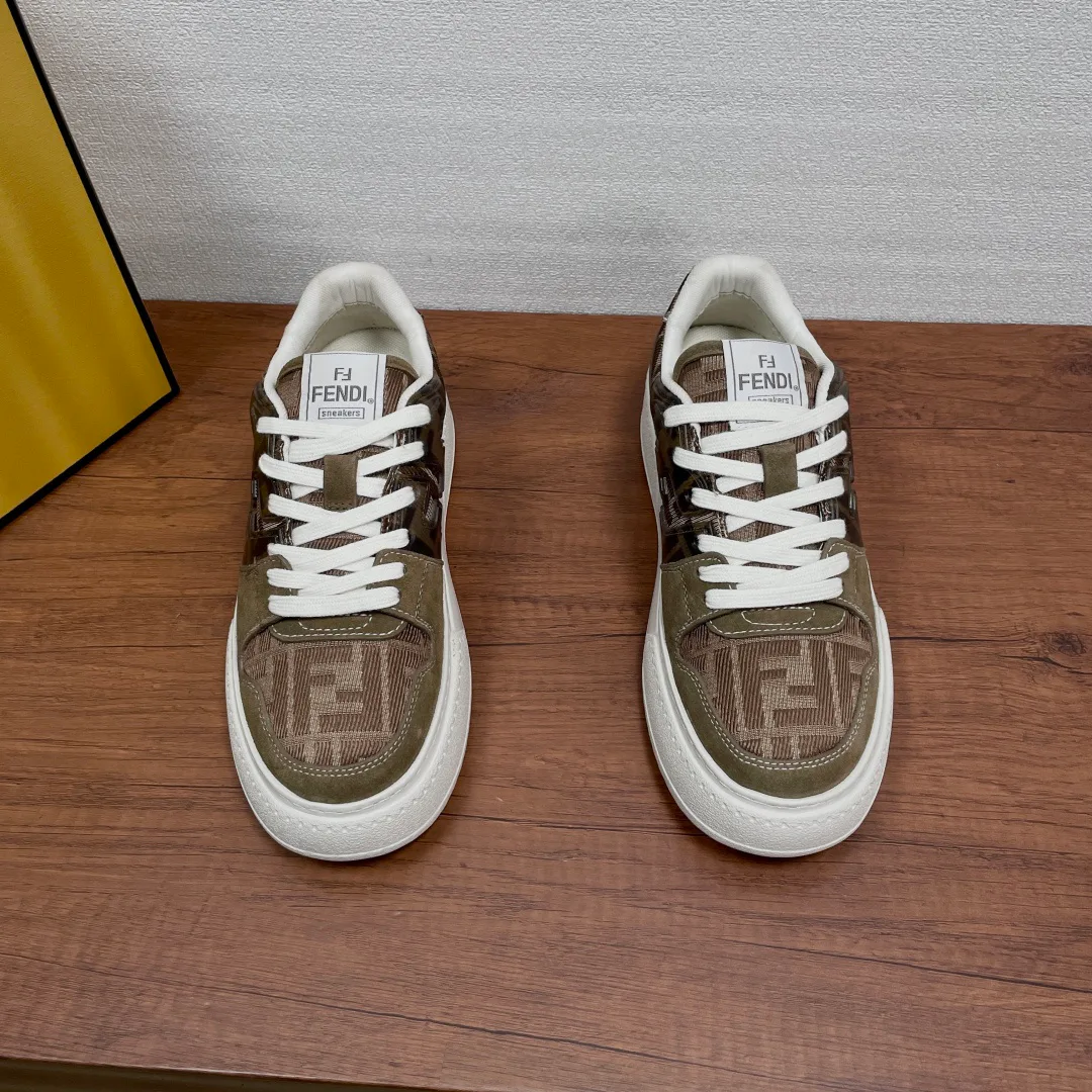 Кроссовки Женские Fendi 18626498