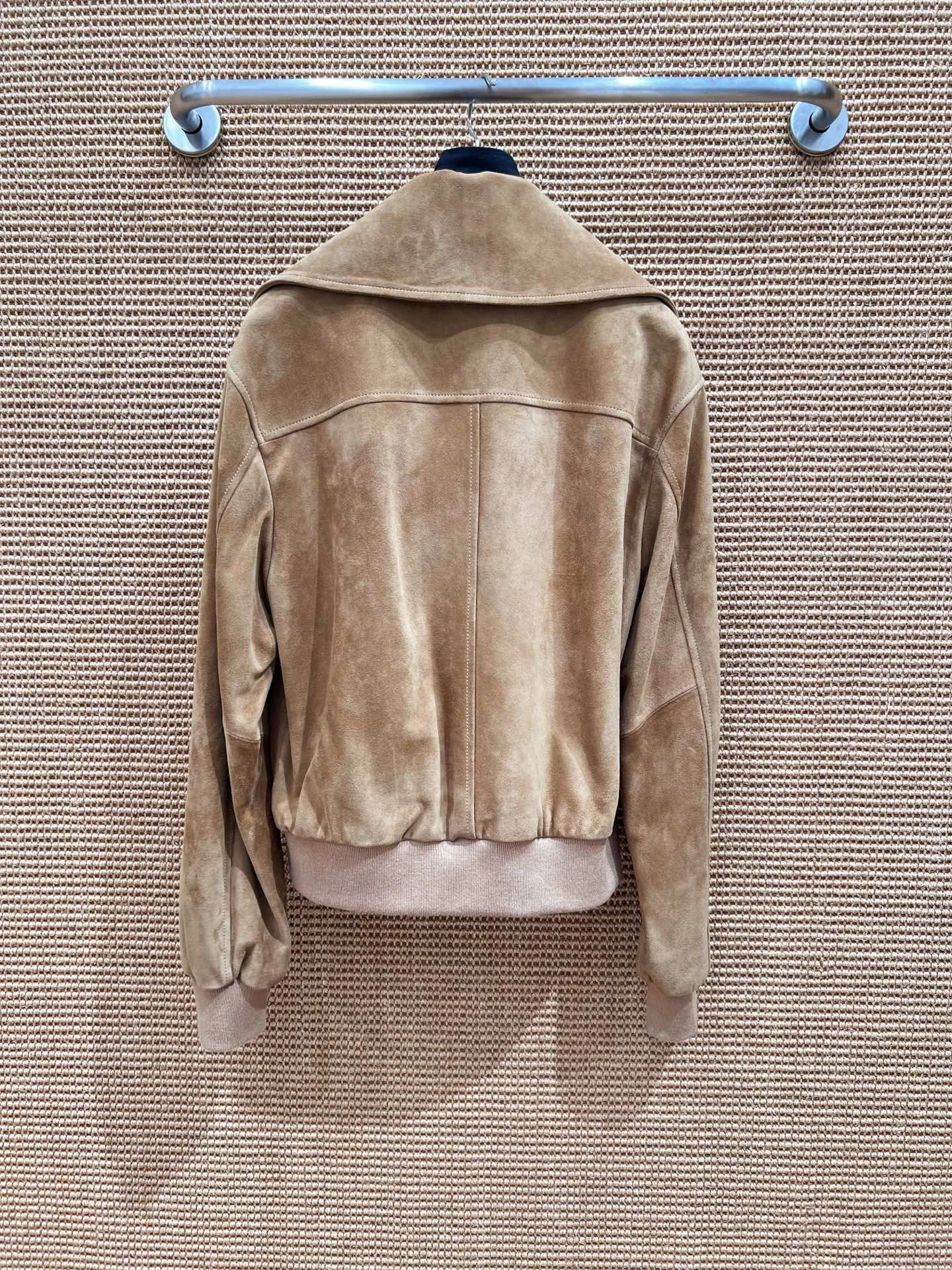 Кожаные Куртки И Дублёнки Женские Chanel 19377818