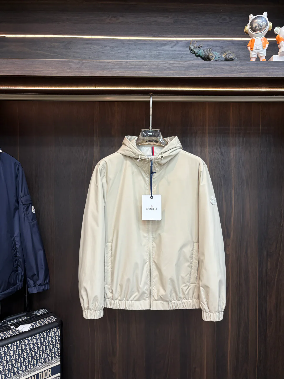 Куртки И Пуховики Женские Moncler 18157283