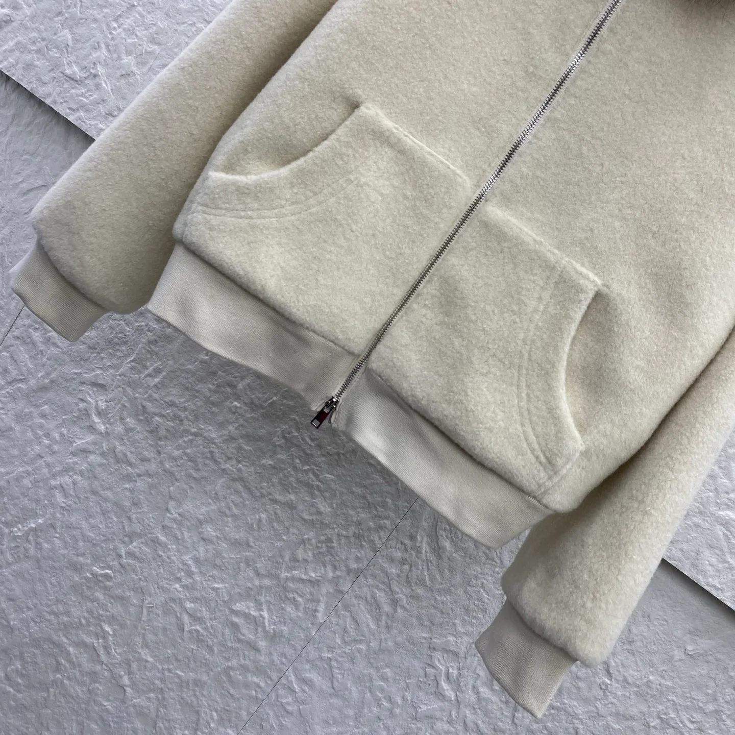 Кожаные Куртки И Дублёнки Женские Moncler 827814
