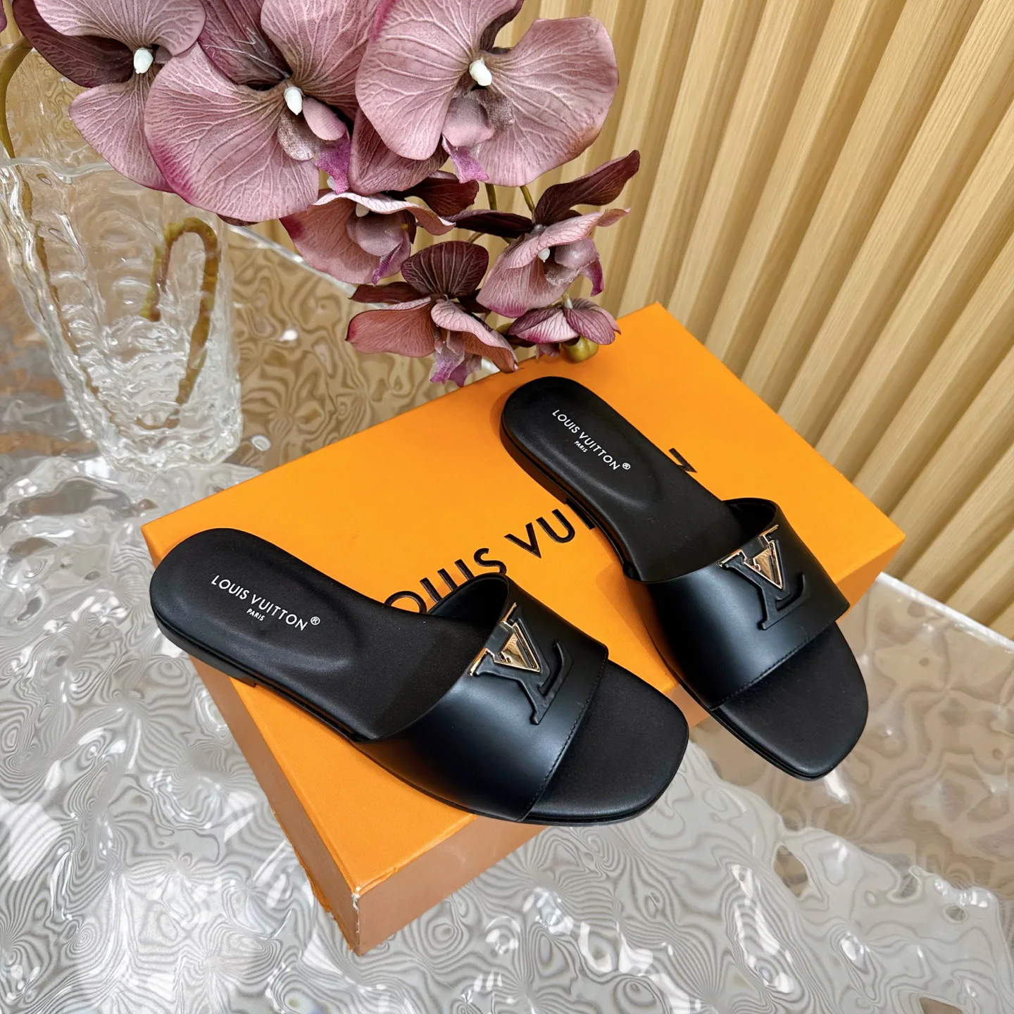 Шлепанцы Женские Louis Vuitton 629252