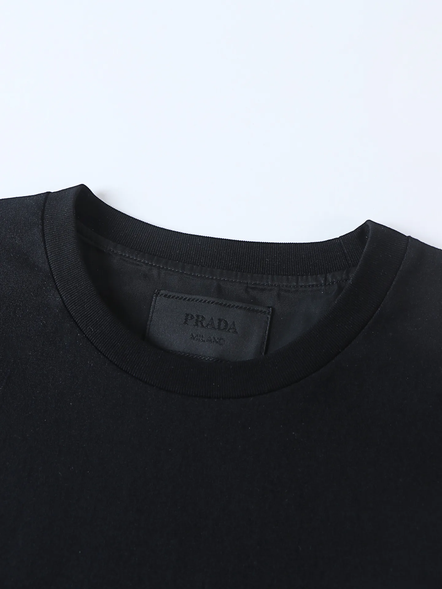 Футболки Женские Prada 12696088