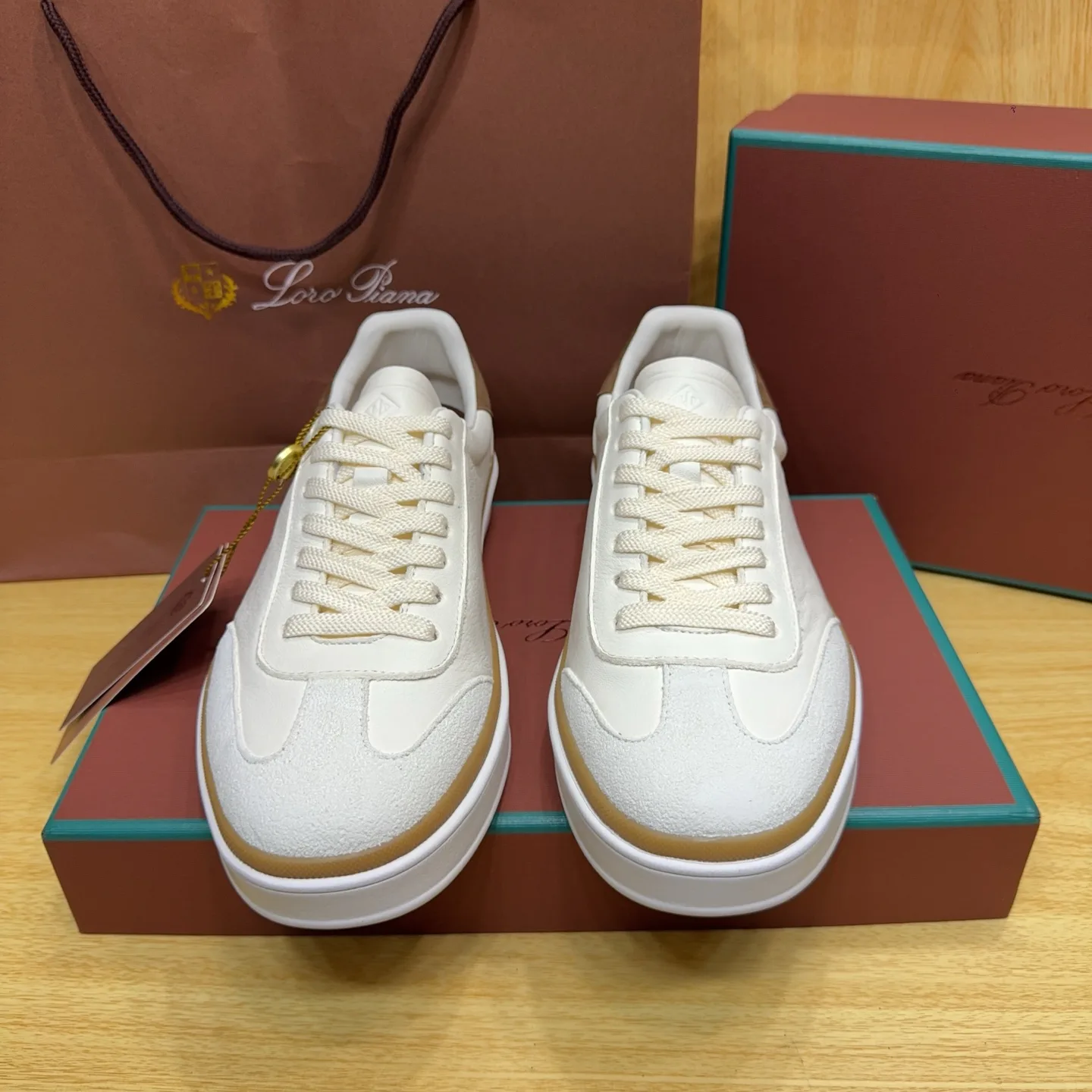 Кроссовки Женские Loro Piana 18263646