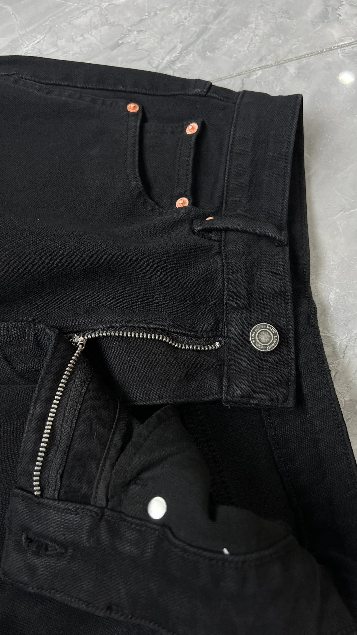 Джинсы Женские Saint Laurent 18993265