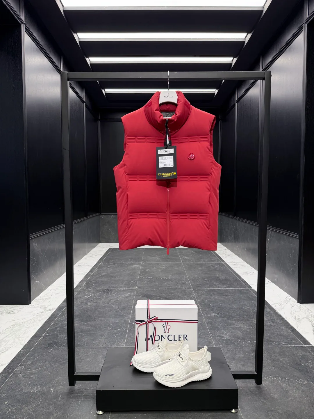 Жилеты Женские Moncler 18188742