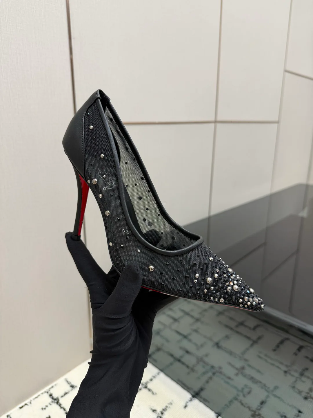 Туфли Женские Christian Louboutin 16926571