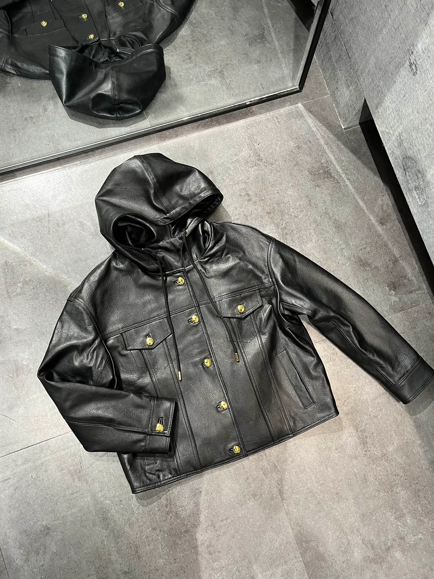 Кожаные Куртки И Дублёнки Мужские Celine 11182653