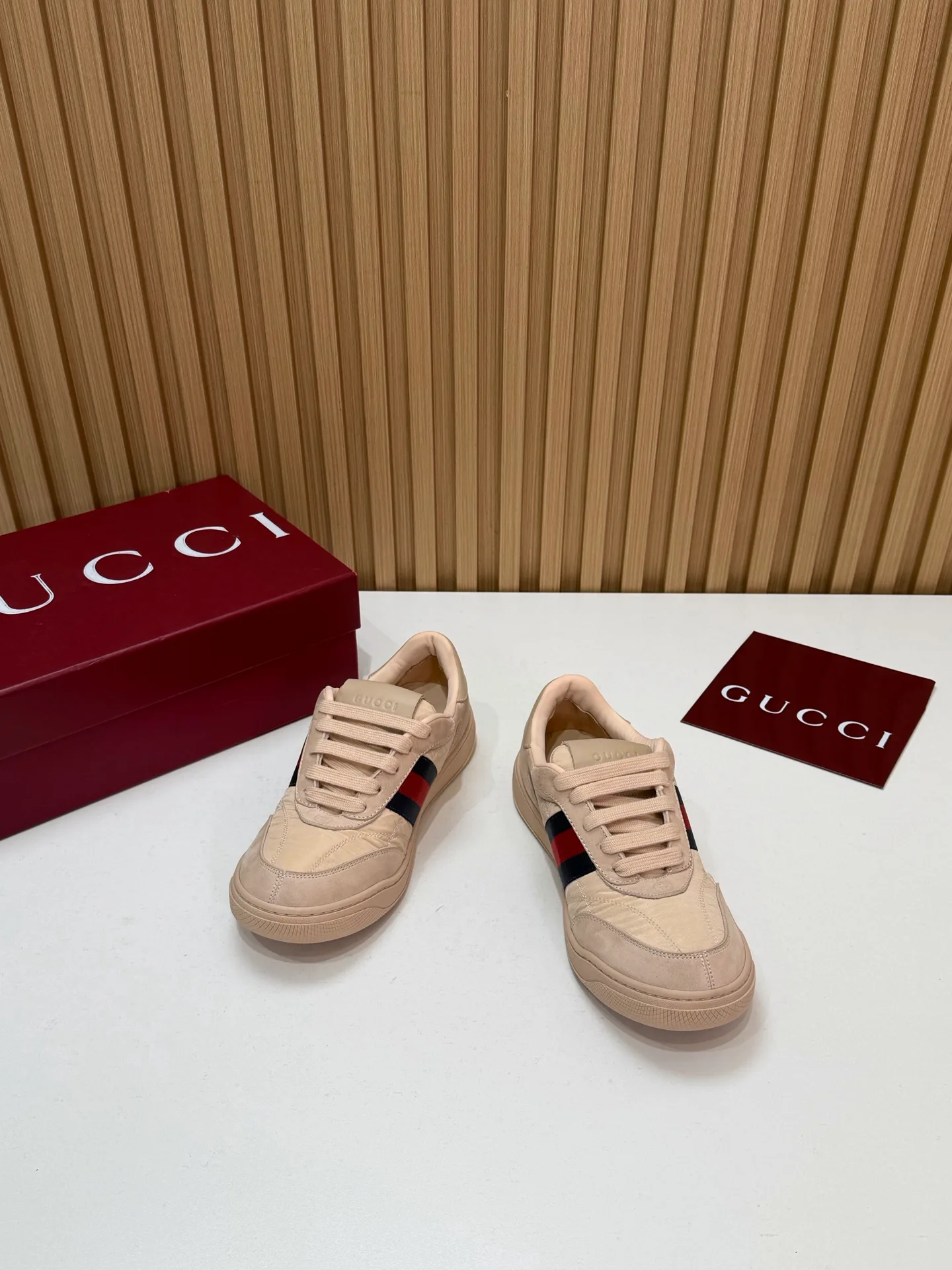 Кроссовки Женские Gucci 18700133