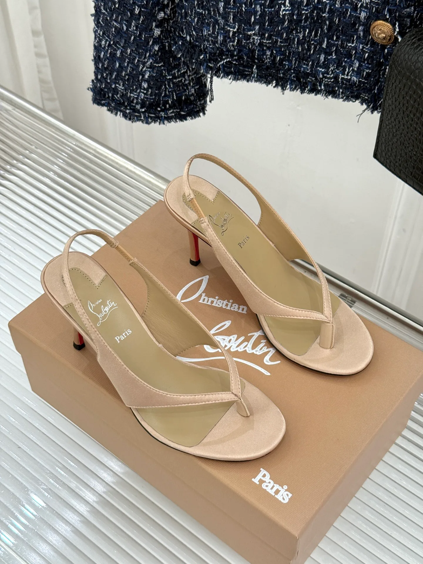 Босоножки Женские Christian Louboutin 18549071