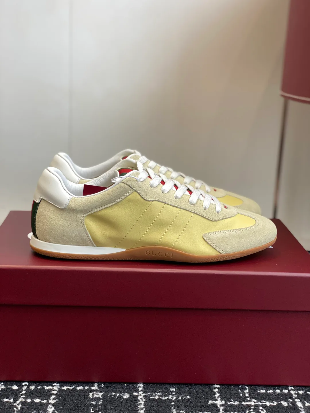 Кроссовки Женские Gucci 11373266