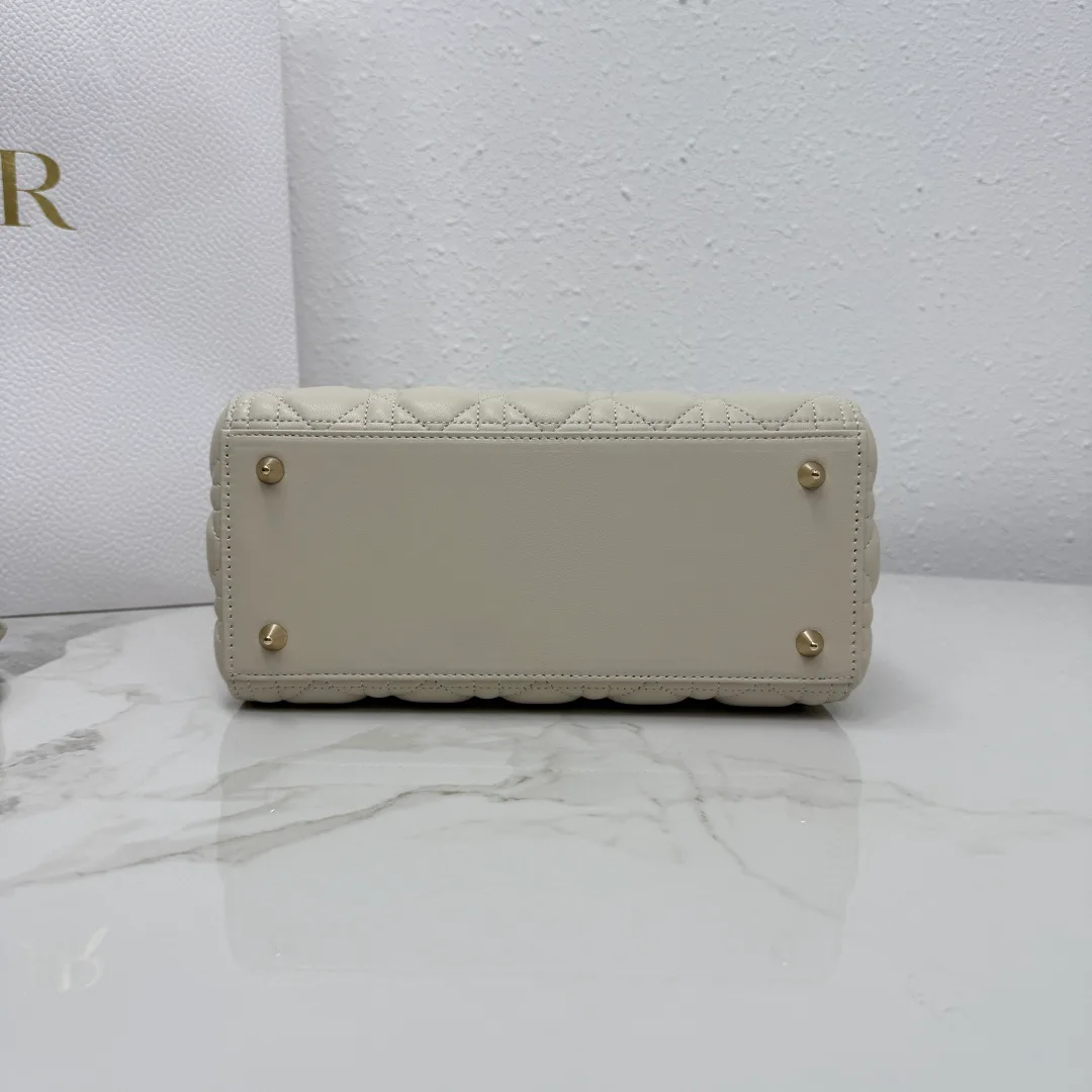 Классические Сумки Женские Christian Dior 18116405