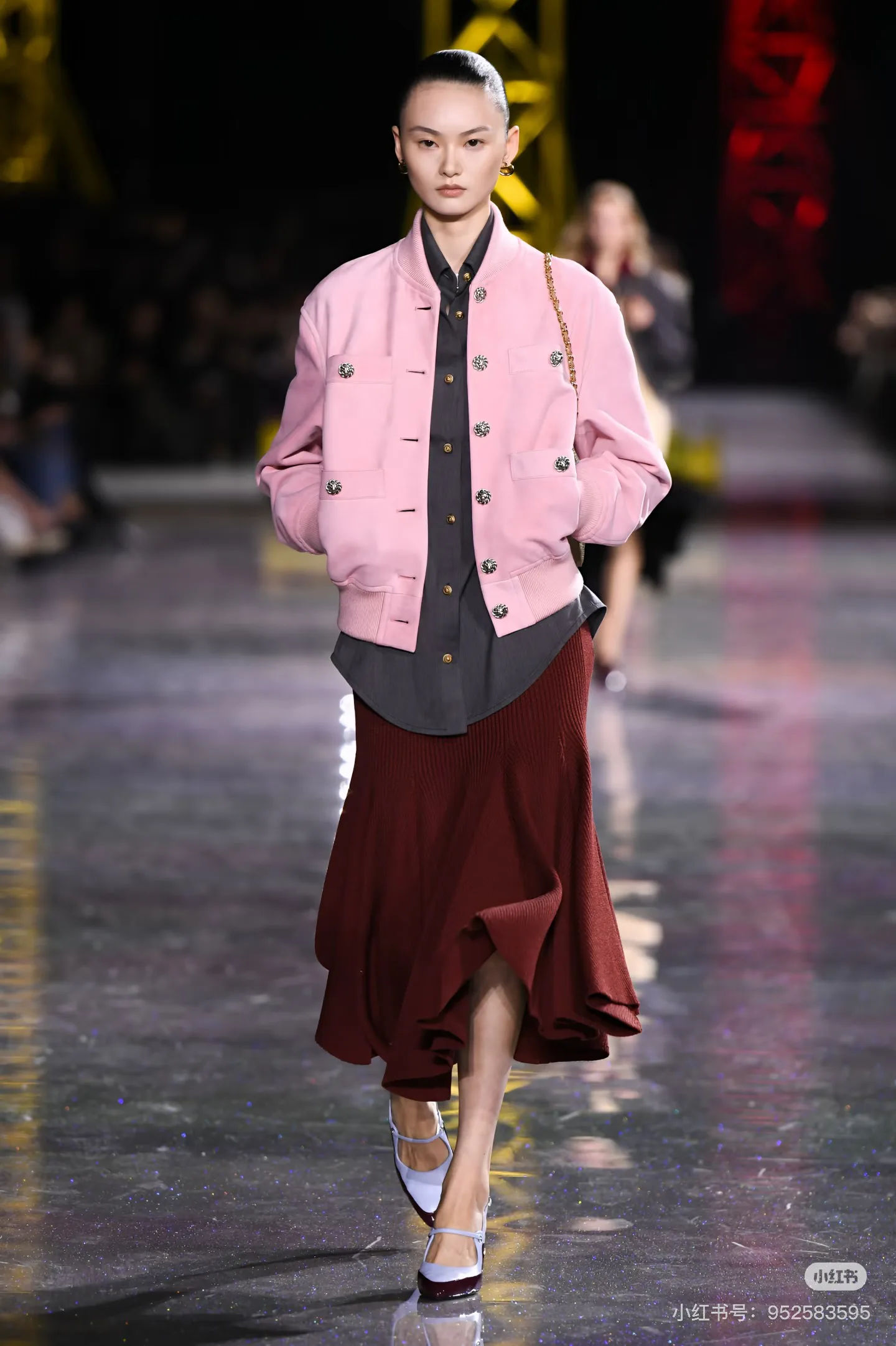 Кожаные Куртки И Дублёнки Женские Chanel 17383570