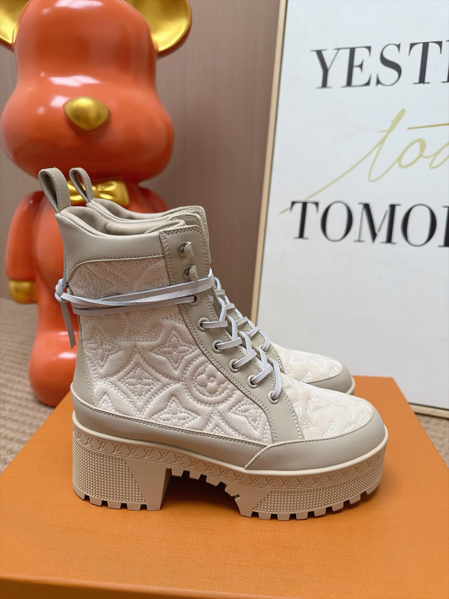 Ботинки Женские Louis Vuitton 18239722