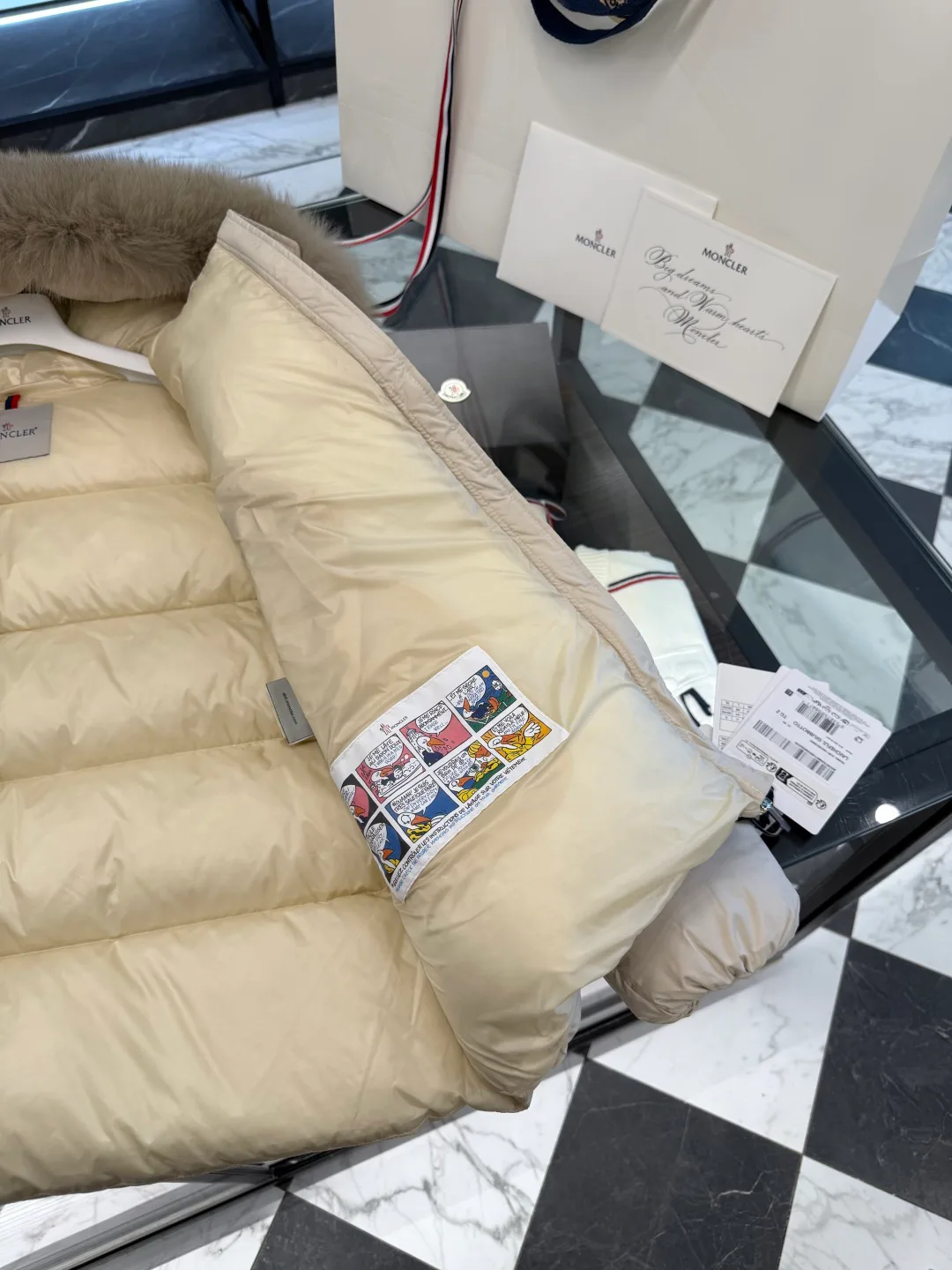 Куртки И Пуховики Женские Moncler 18741834