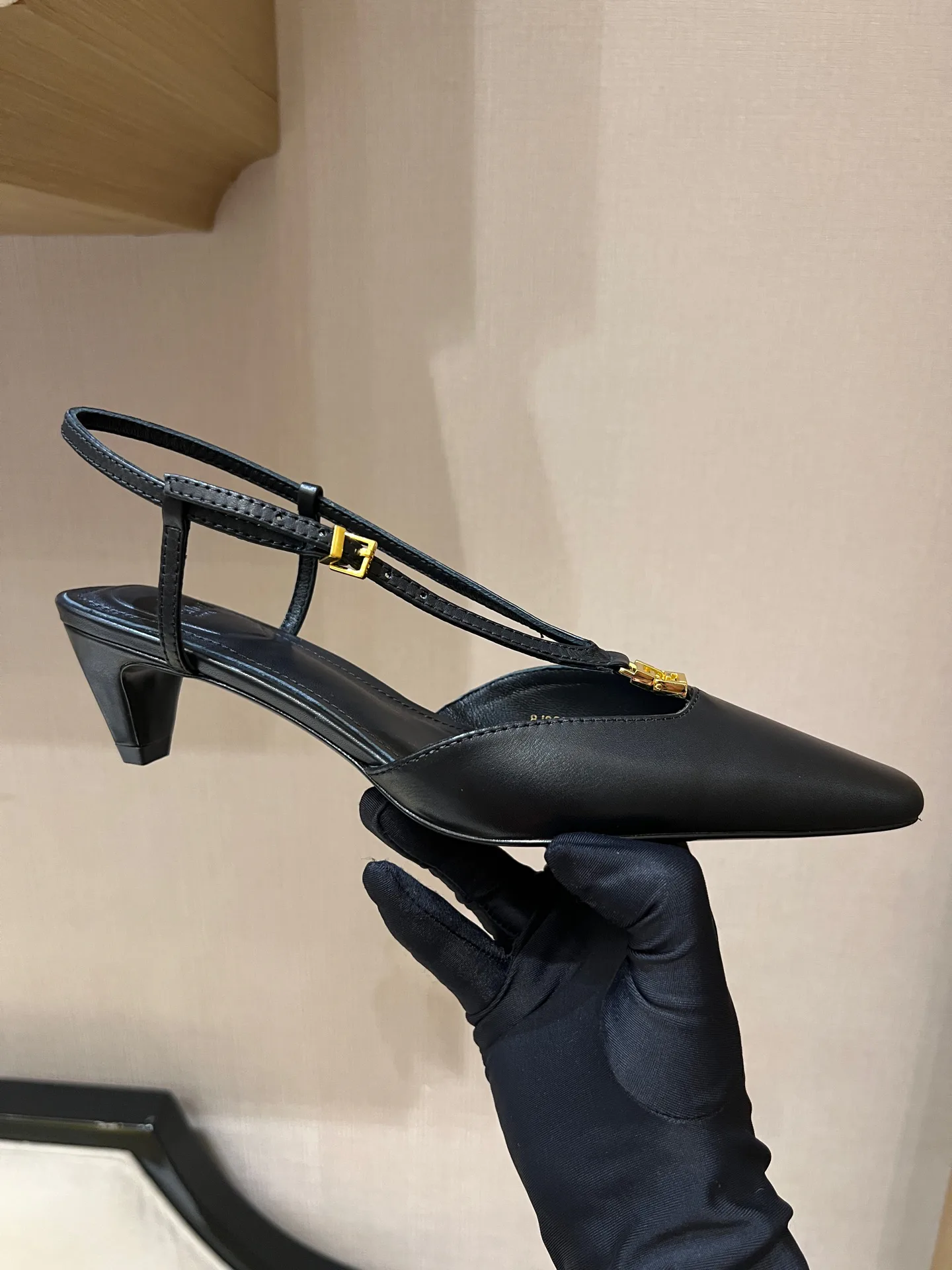 Сандалии Женские Fendi 9227113