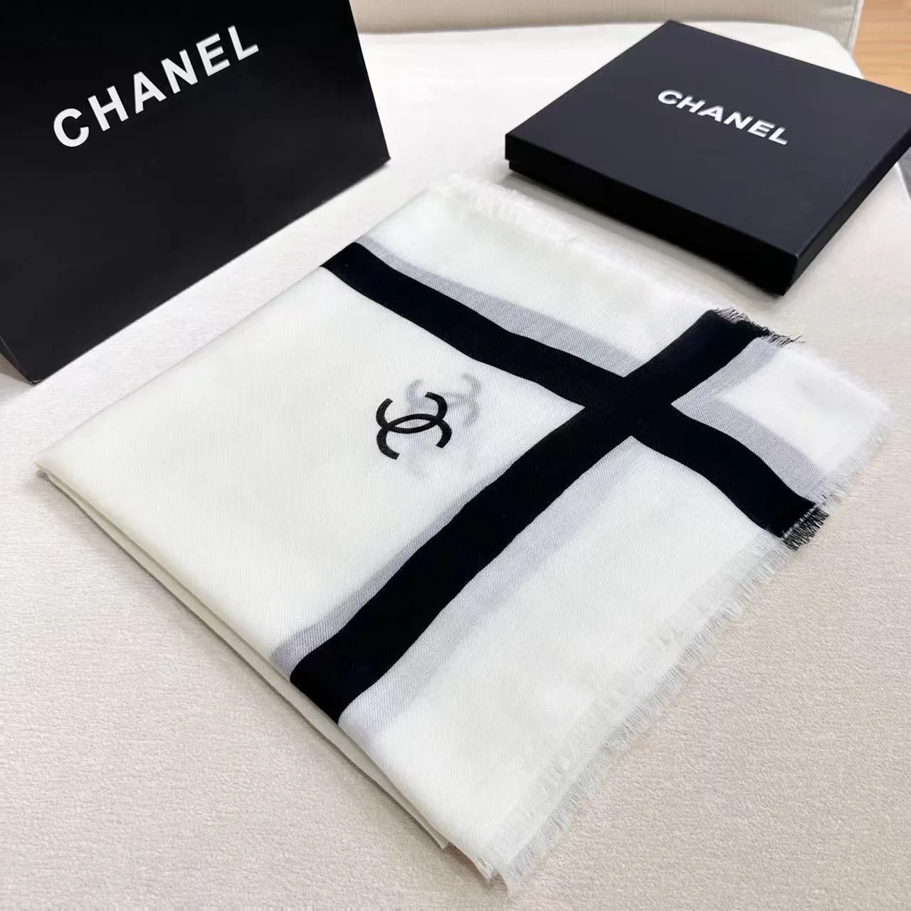 Шарфы Chanel 18571921