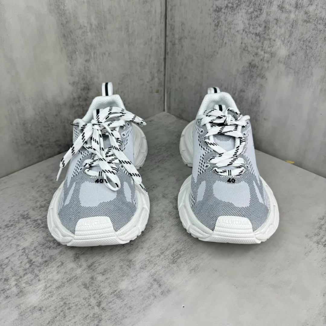 Кроссовки Женские Balenciaga 11102645