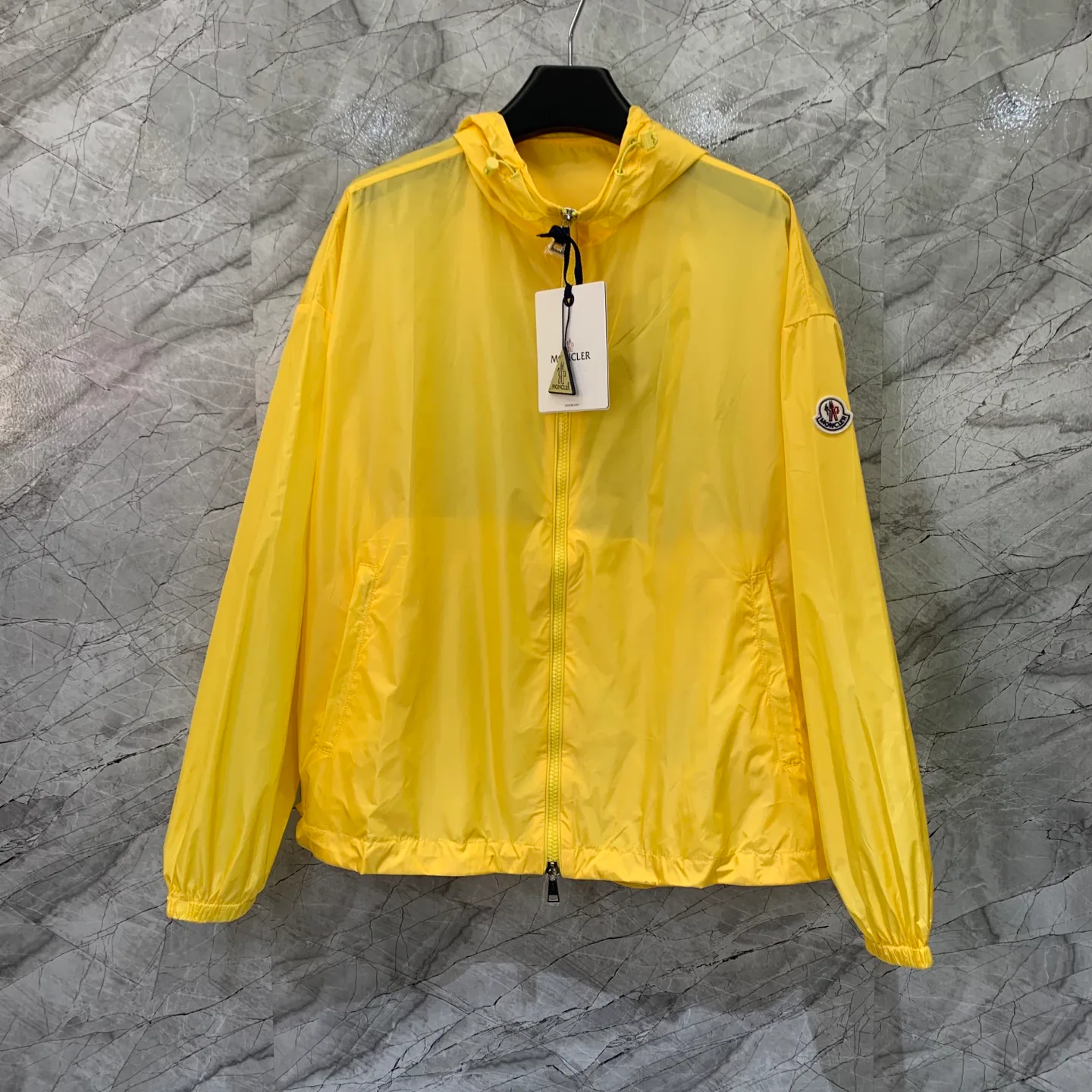 Куртки И Пуховики Мужские Moncler 23670
