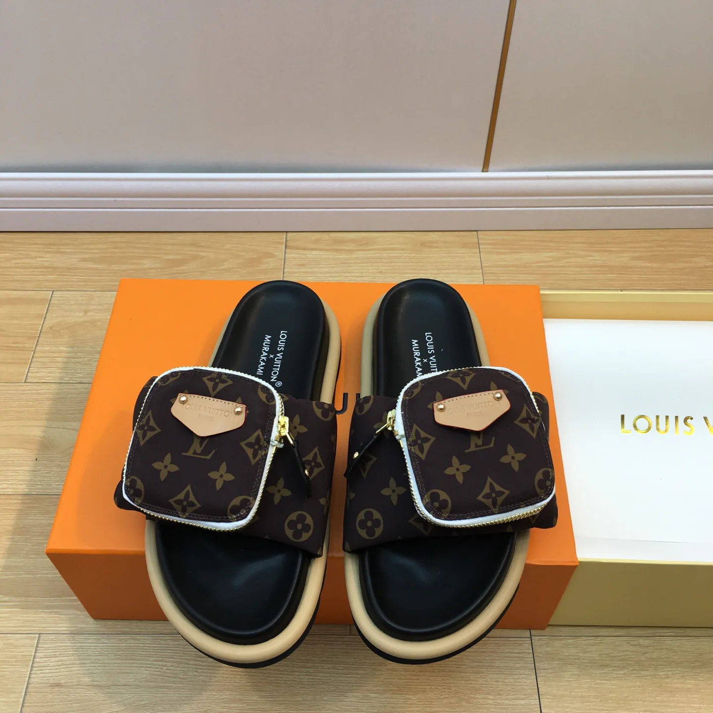 Шлепанцы Женские Louis Vuitton 32505