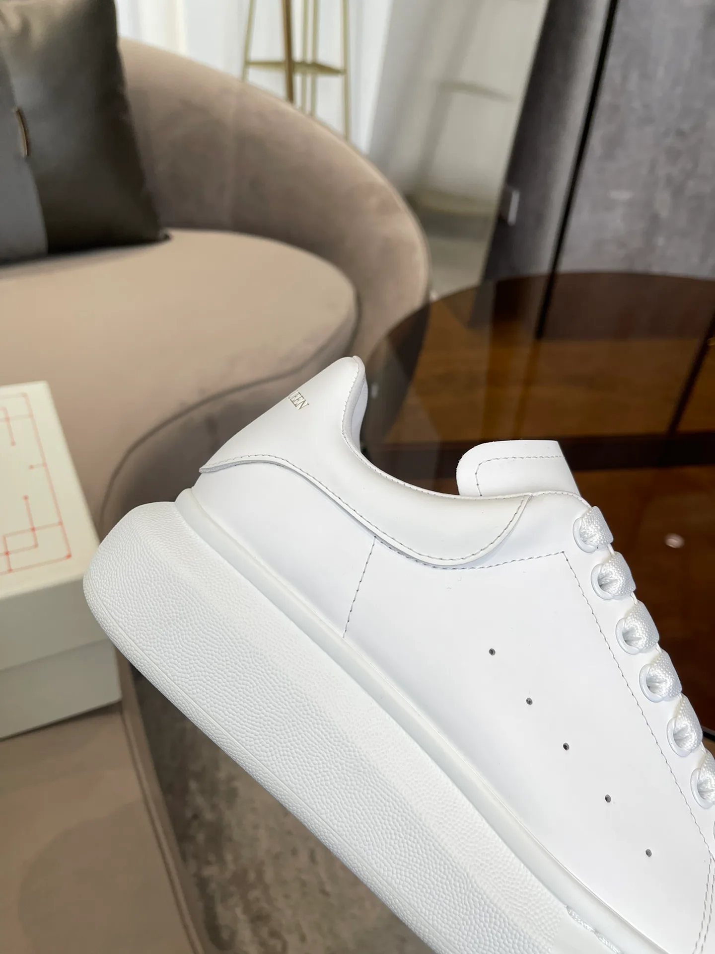 Кроссовки Женские Alexander Mcqueen 18373670