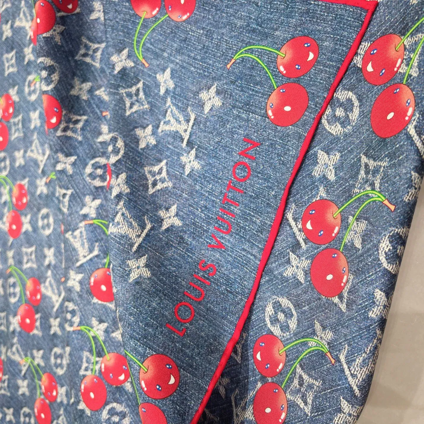 Шарфы Louis Vuitton 589896