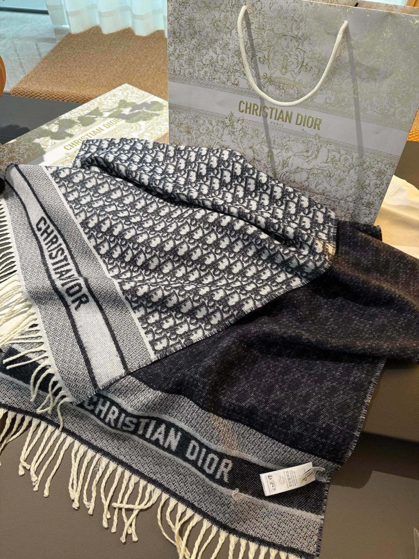 Шарфы Christian Dior 17838008