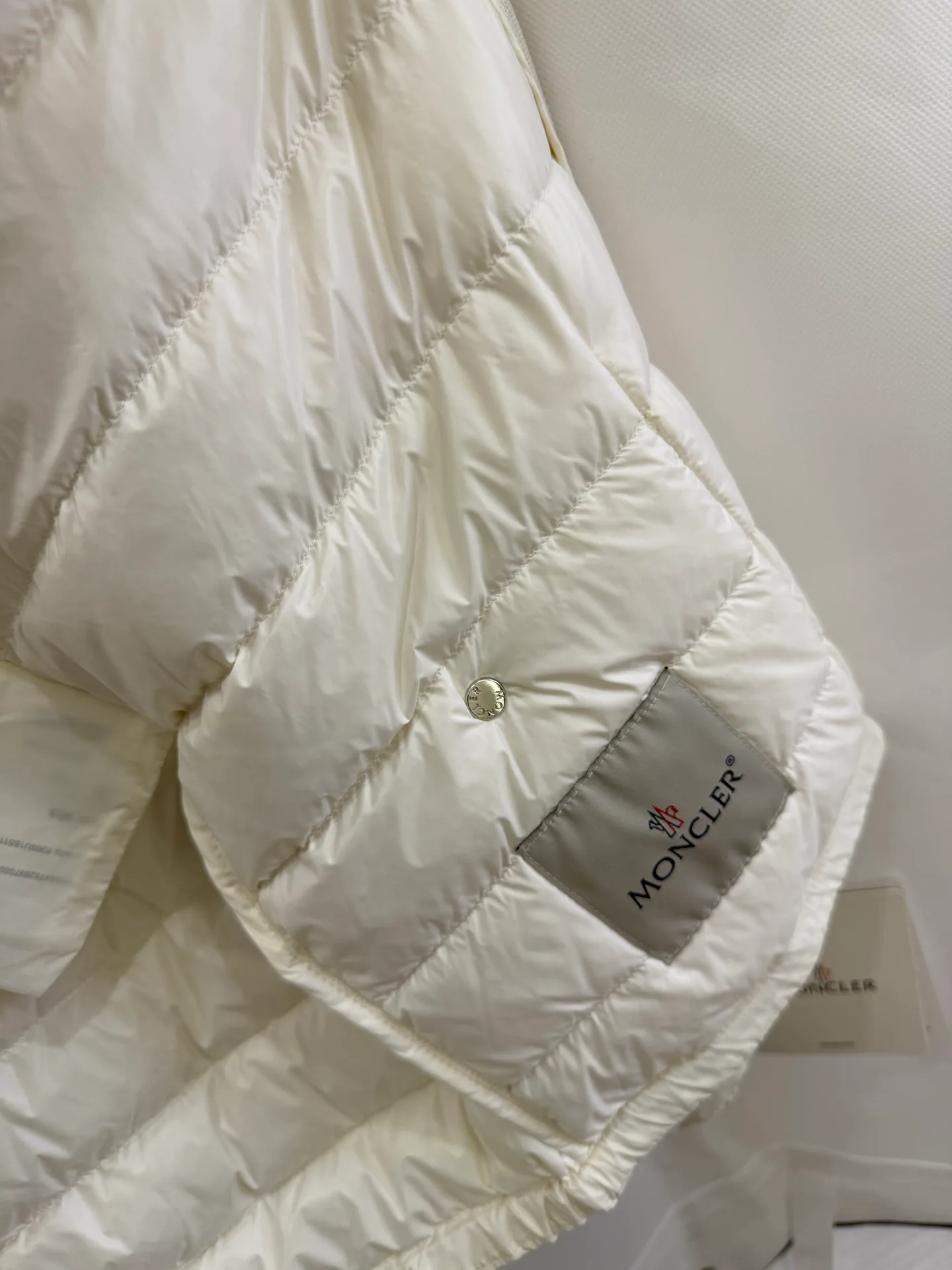 Куртки И Пуховики Женские Moncler 18043436