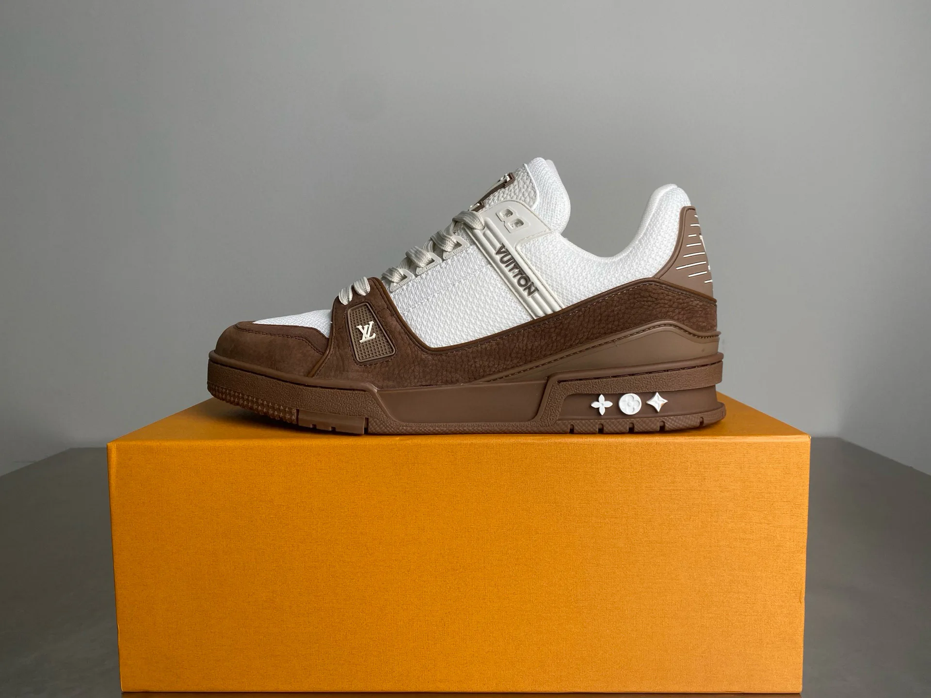 Кроссовки Женские Louis Vuitton 13130446