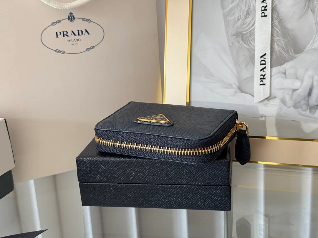 Клатчи Женские Prada 17999925
